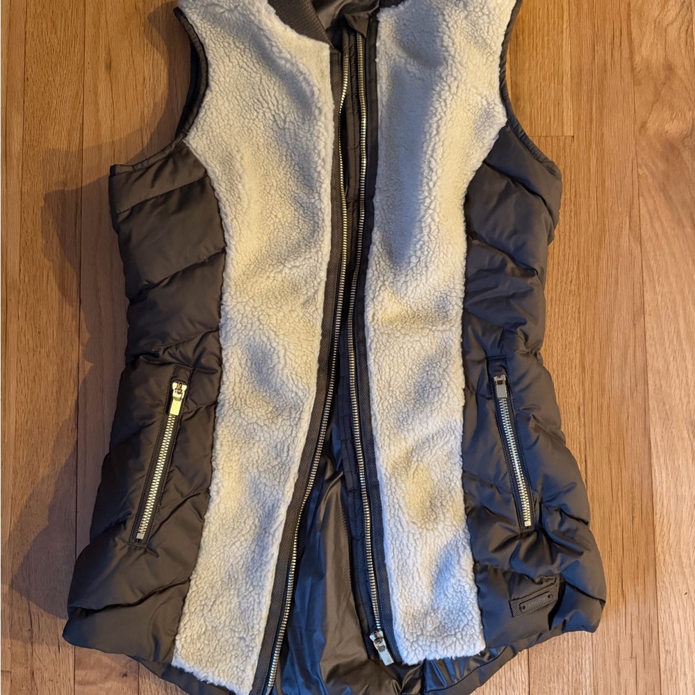NWOT Athleta Responsible Down Tundra Sherpa Puffer Vest, Size XXS